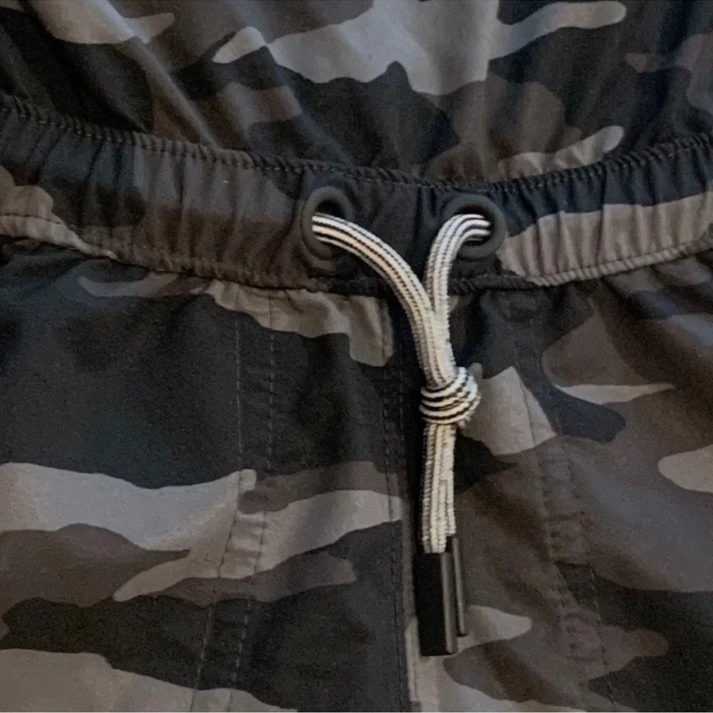 Athleta Girl Black Camo On The Go Shorts Romper, Size L/12
